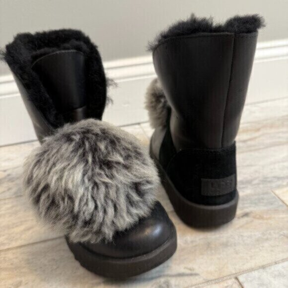 UGG women's size 6 Isley Waterproof Leather Pom Pom boots Blk 1018605 MSRP $250 - Picture 1 of 10